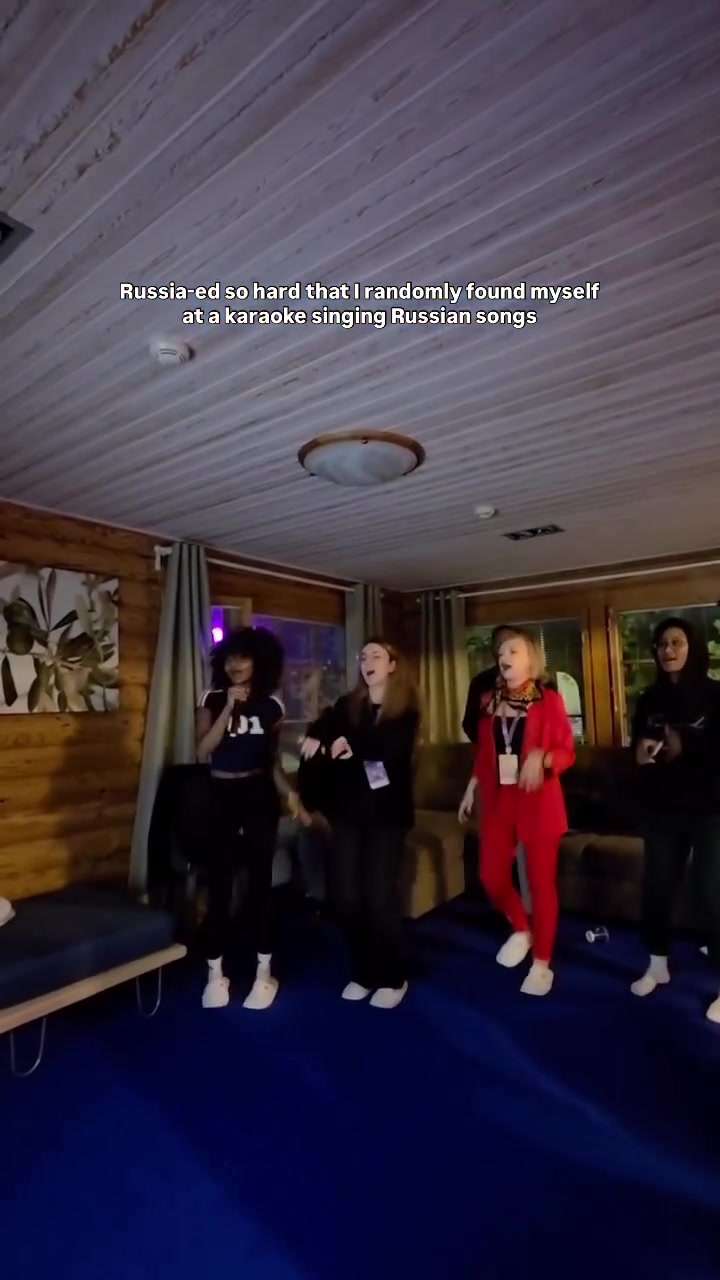 @It’s Julie🇨🇲🇷🇺