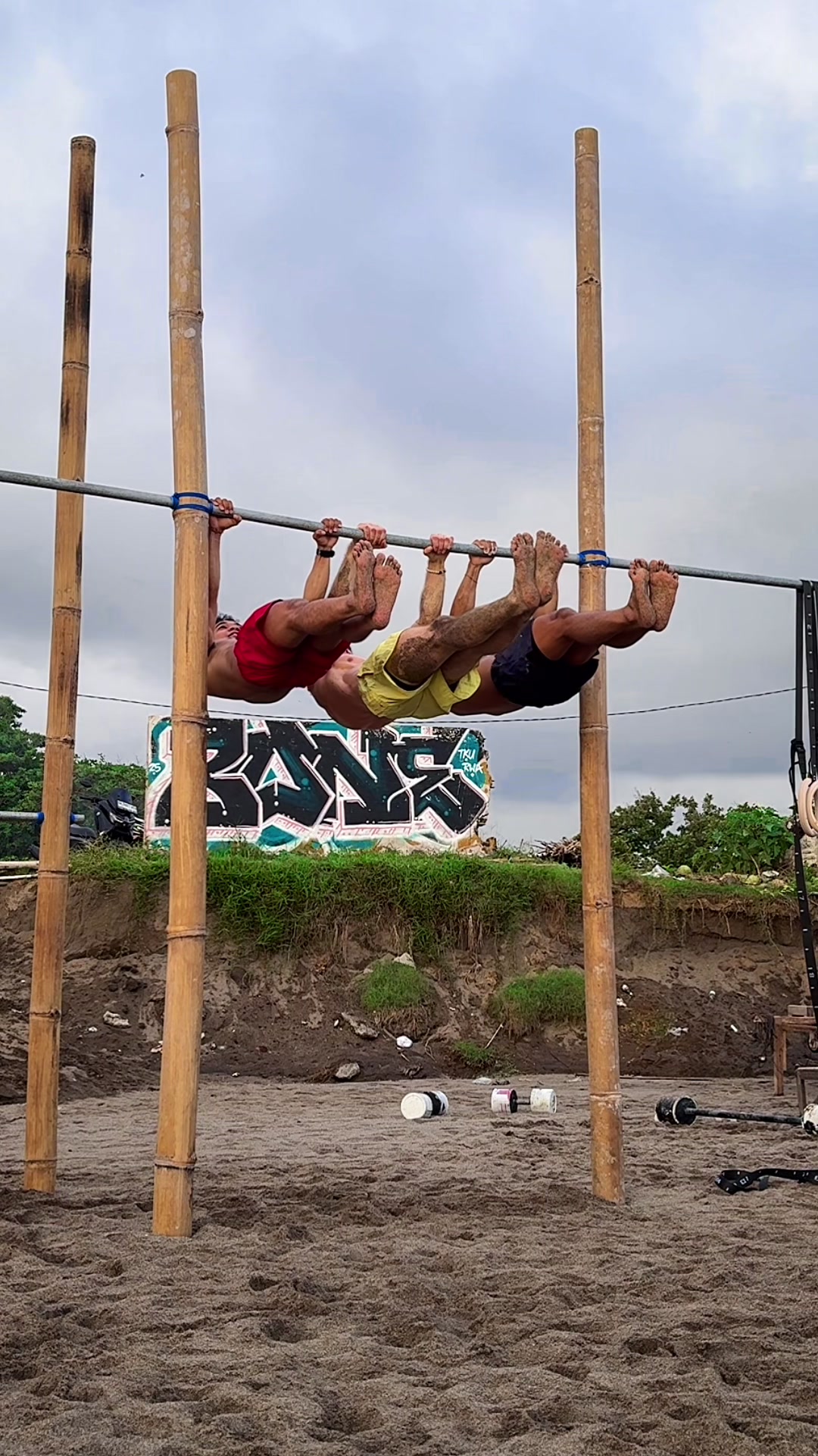 @Akosmarco