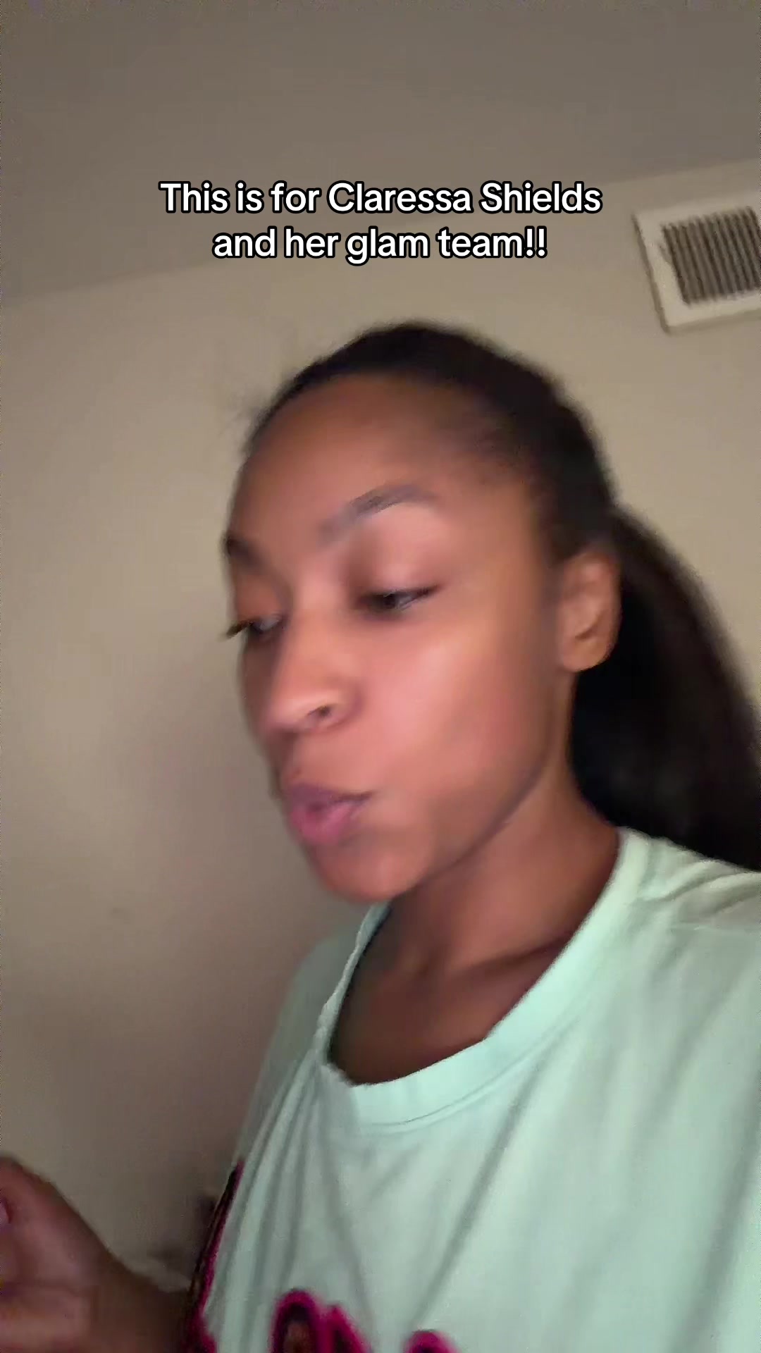 @AshMona