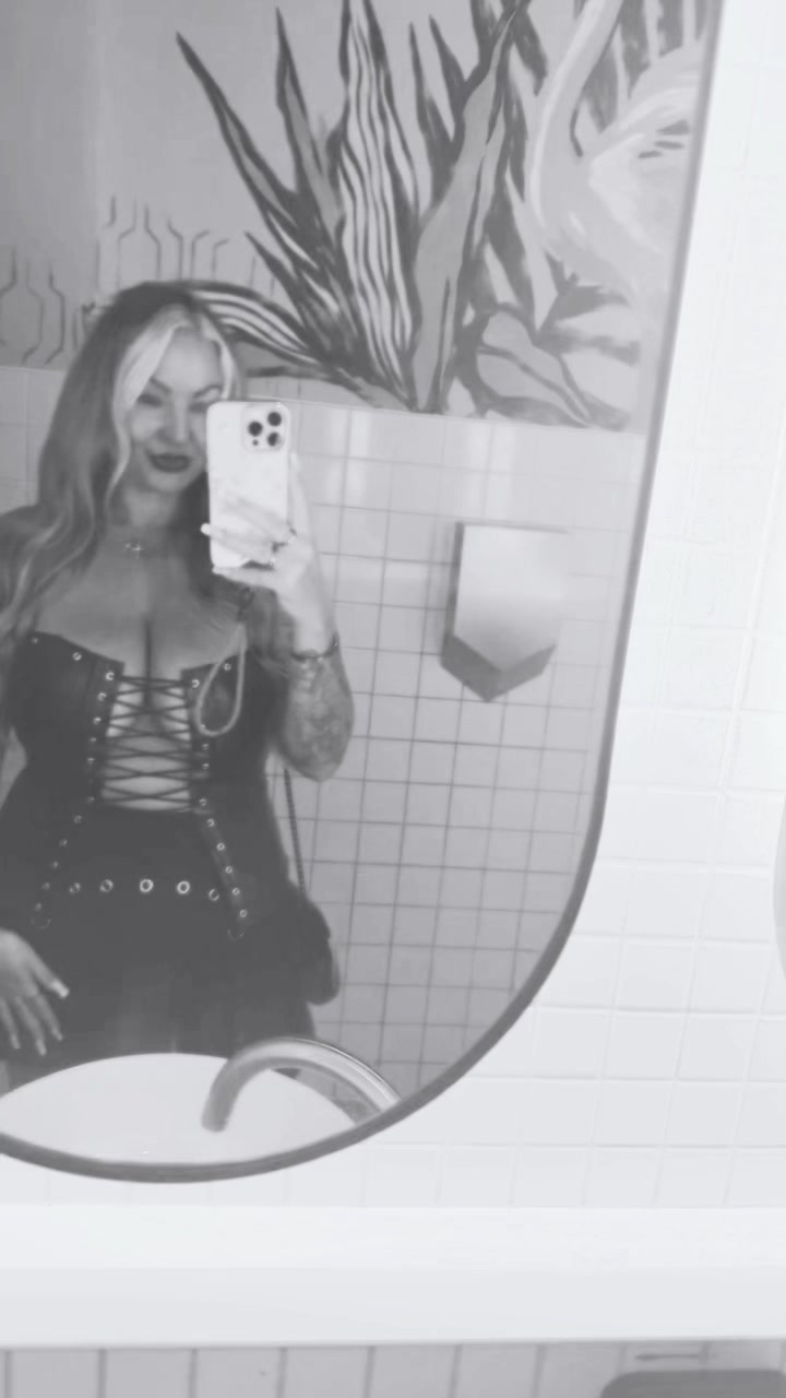 @✨