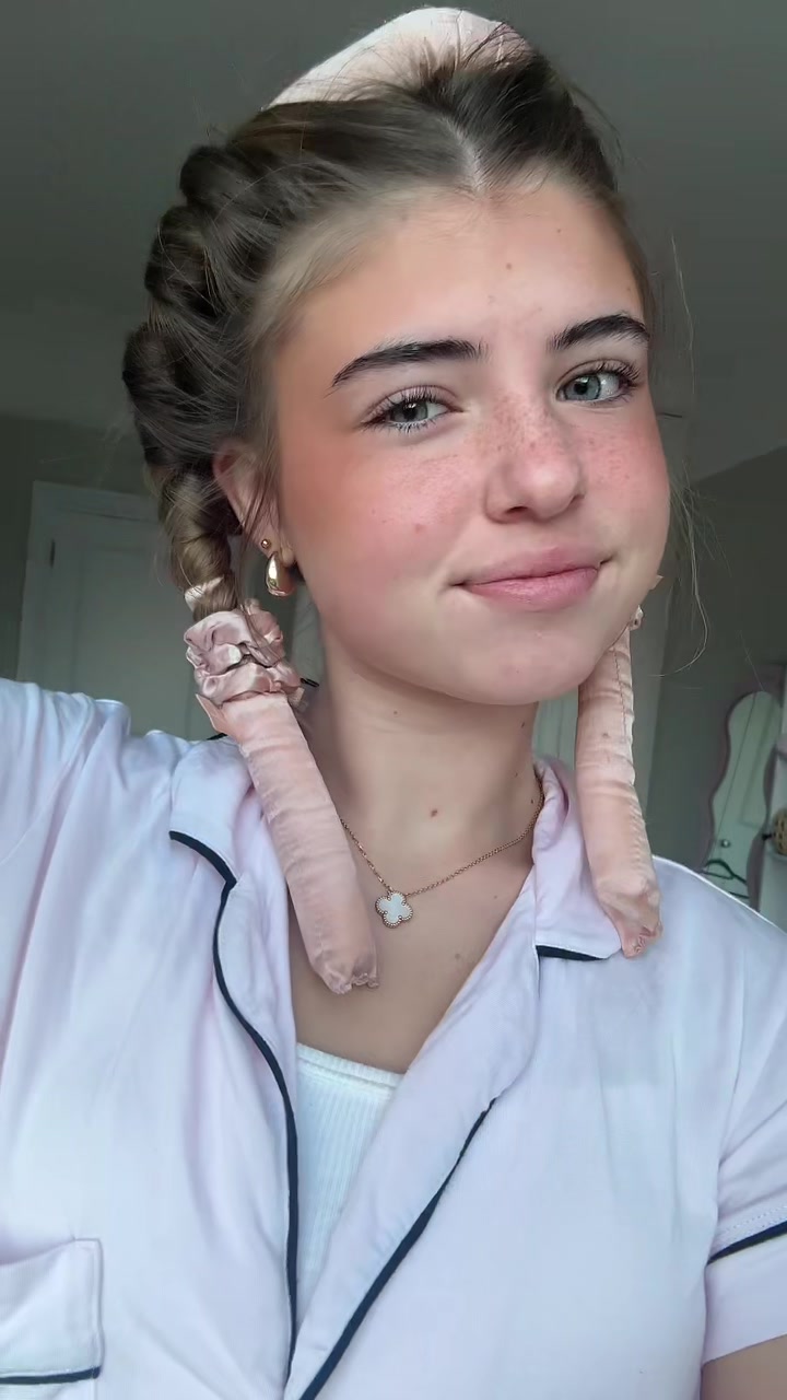 @Üłĩ🪽