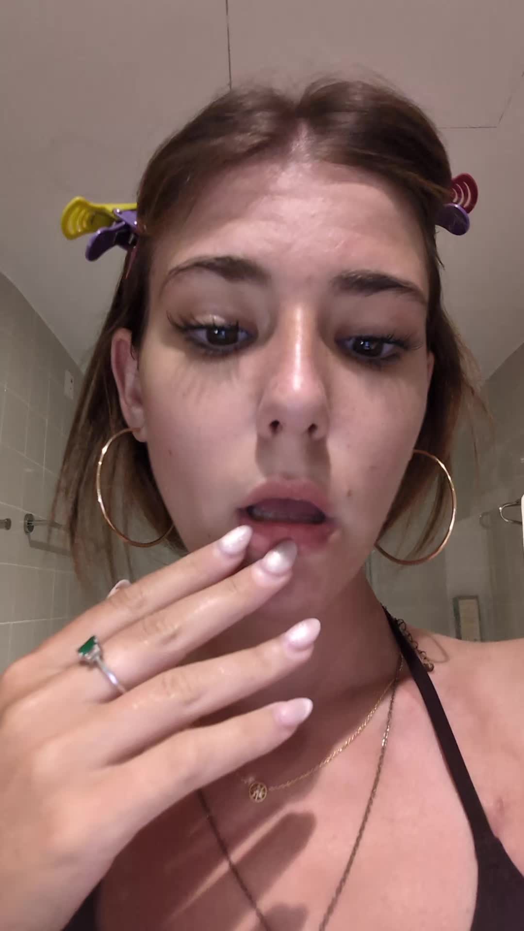 @livelaughlana