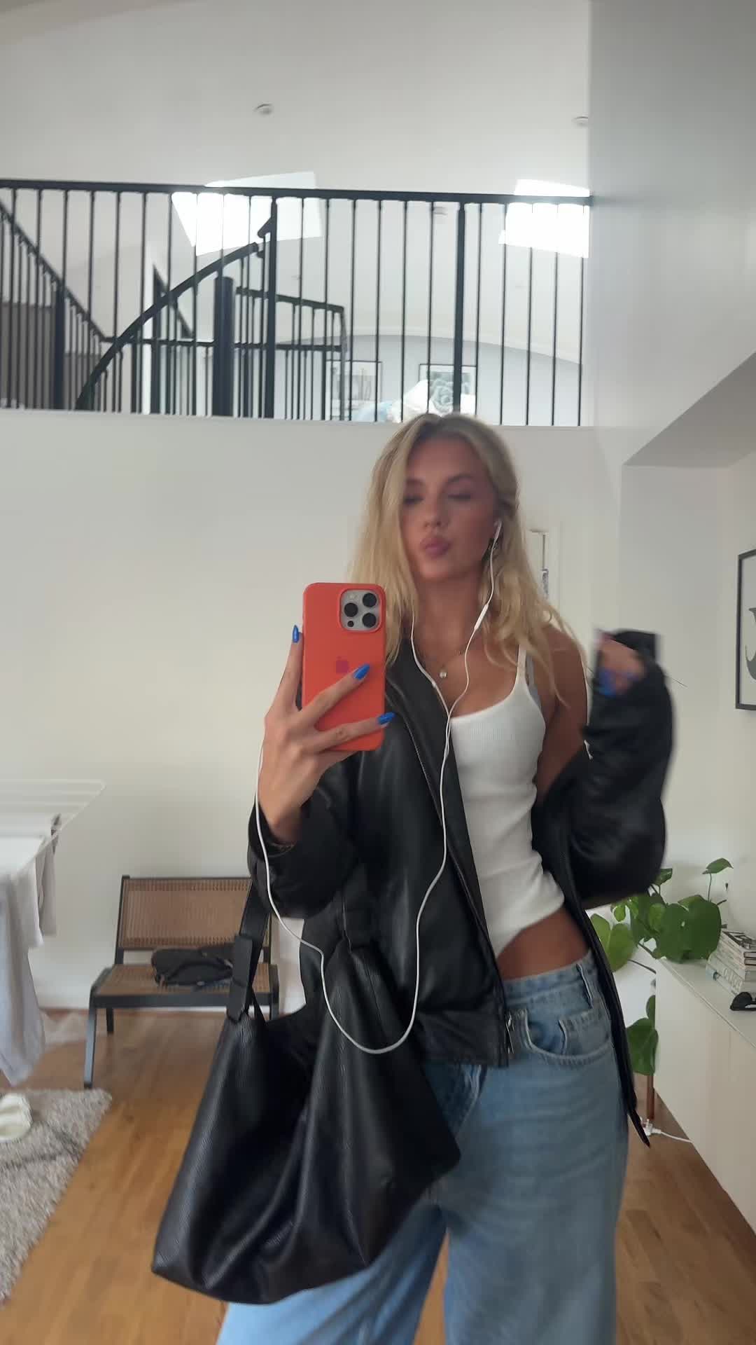 @stellbellbluee