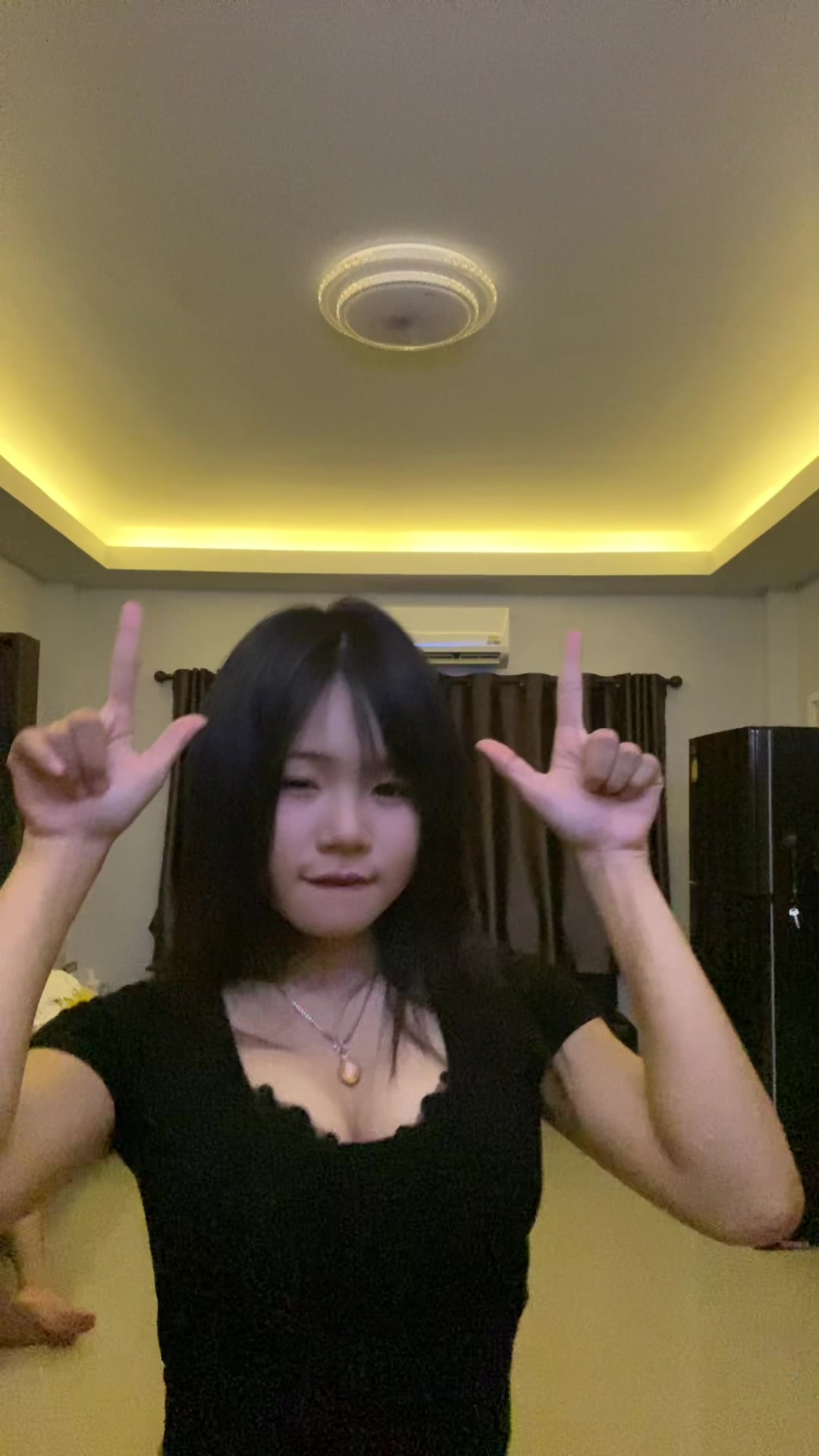 @เป็นให้ไม่ไหวอิส้นตีนที่เธอฝัน
