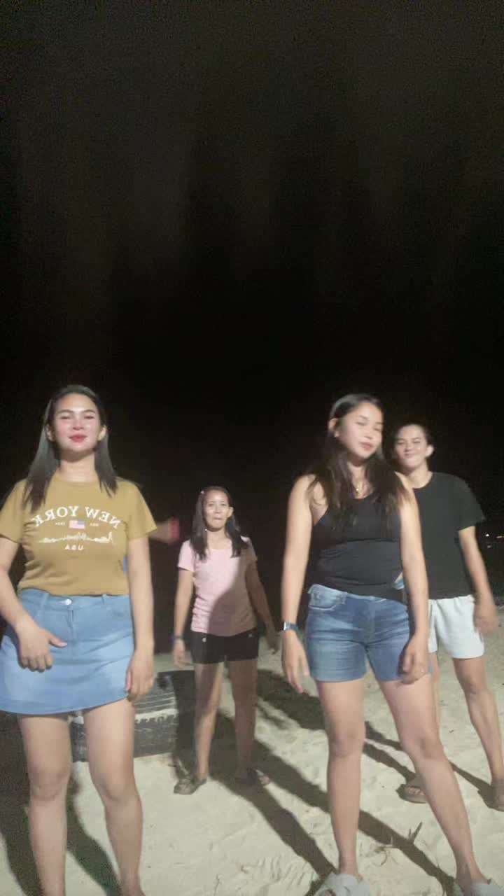 @Isla Miles🛍️