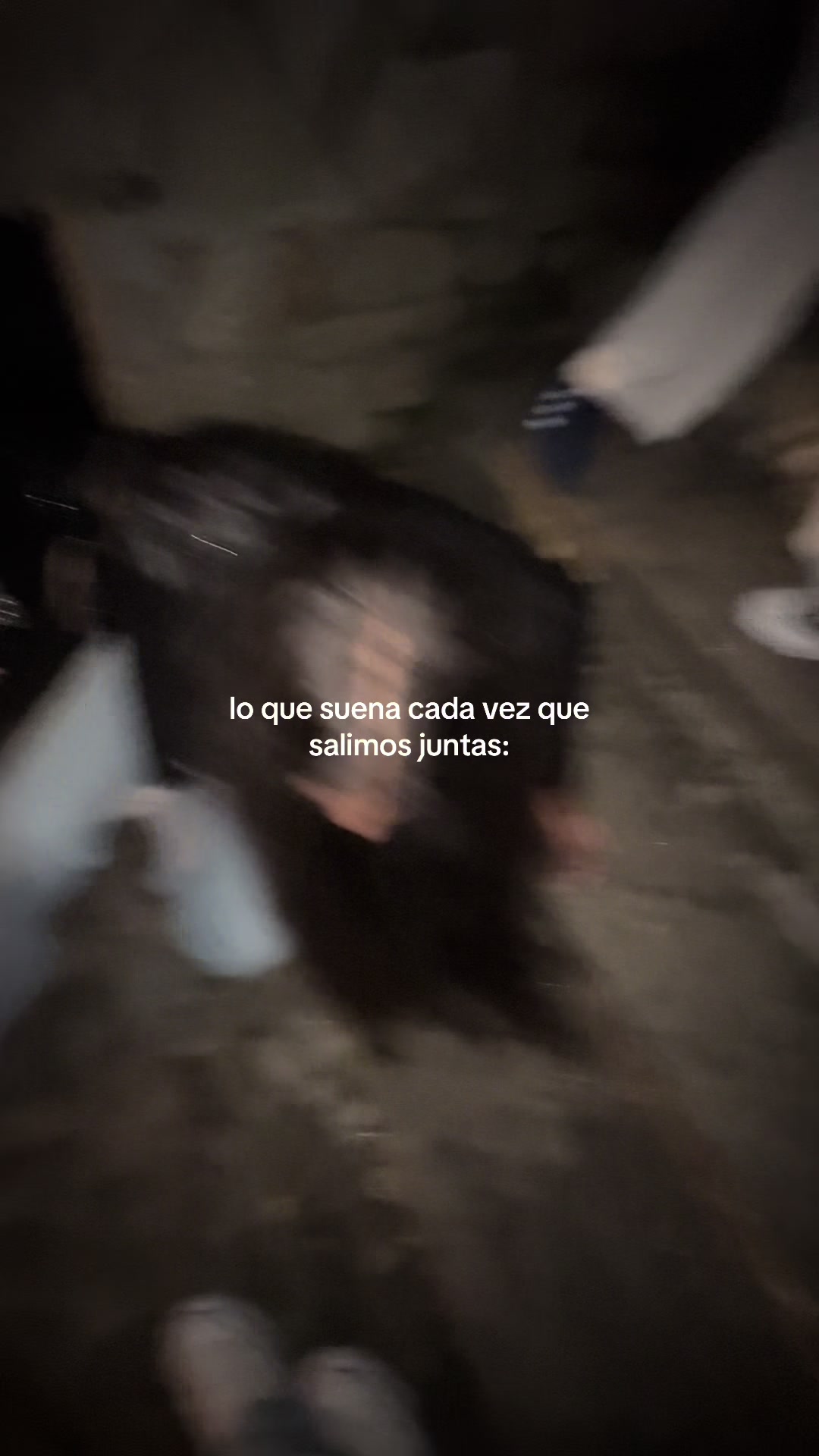 @👩🏾&zwj;❤️&zwj;👩🏻