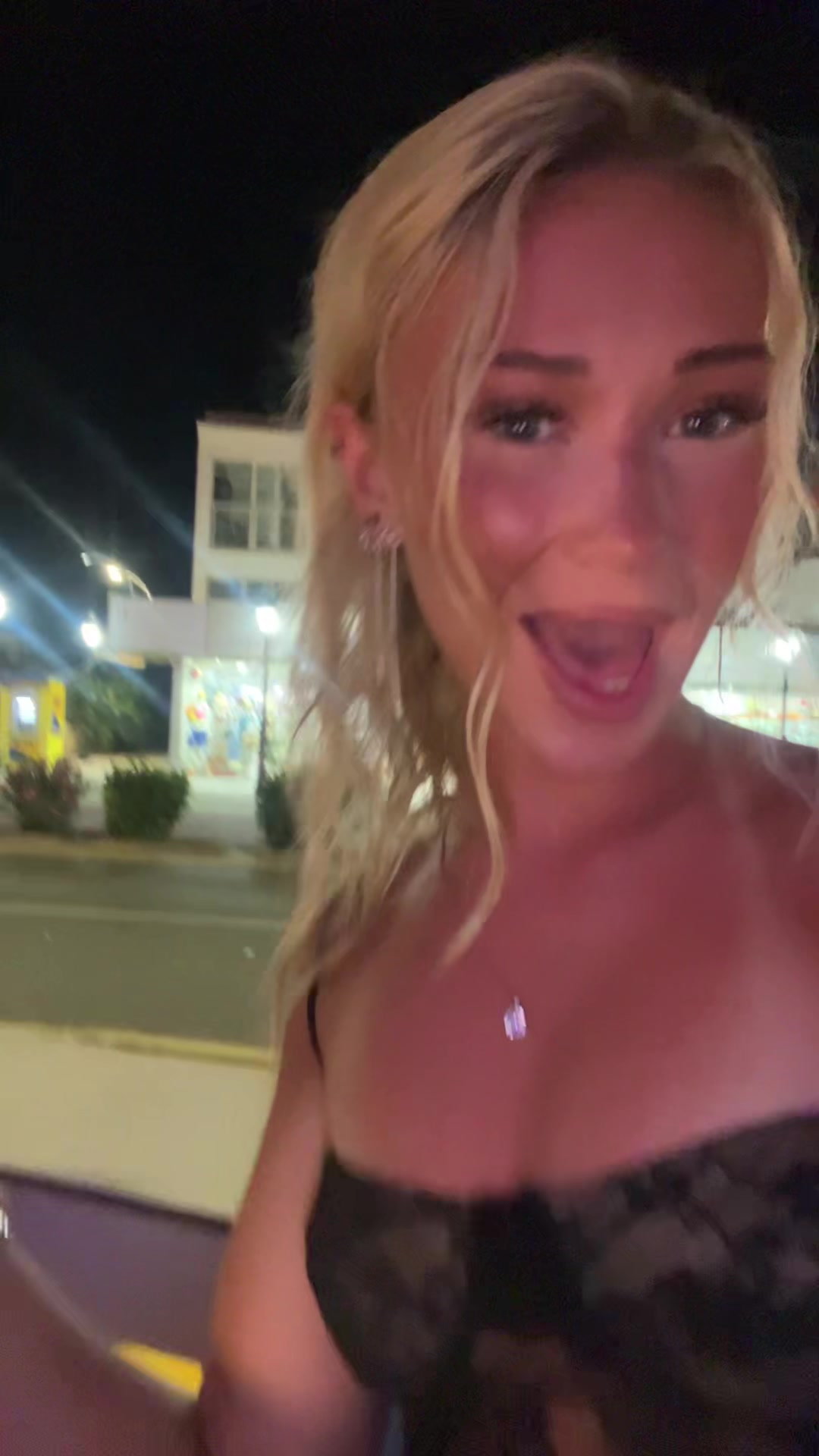@Bella