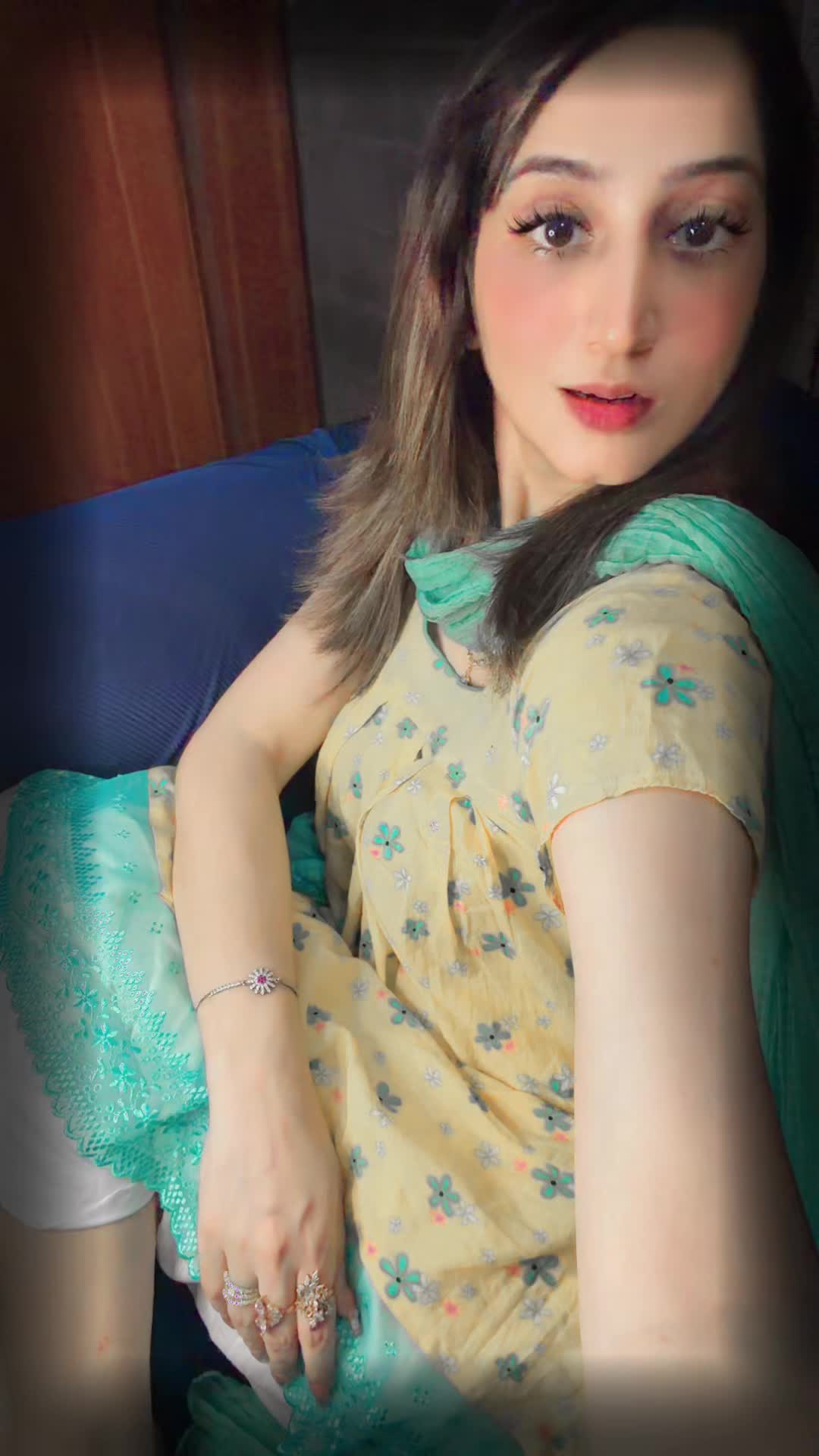 @𝗡𝗮𝘆𝗮𝗯 𝗖𝗵💕
