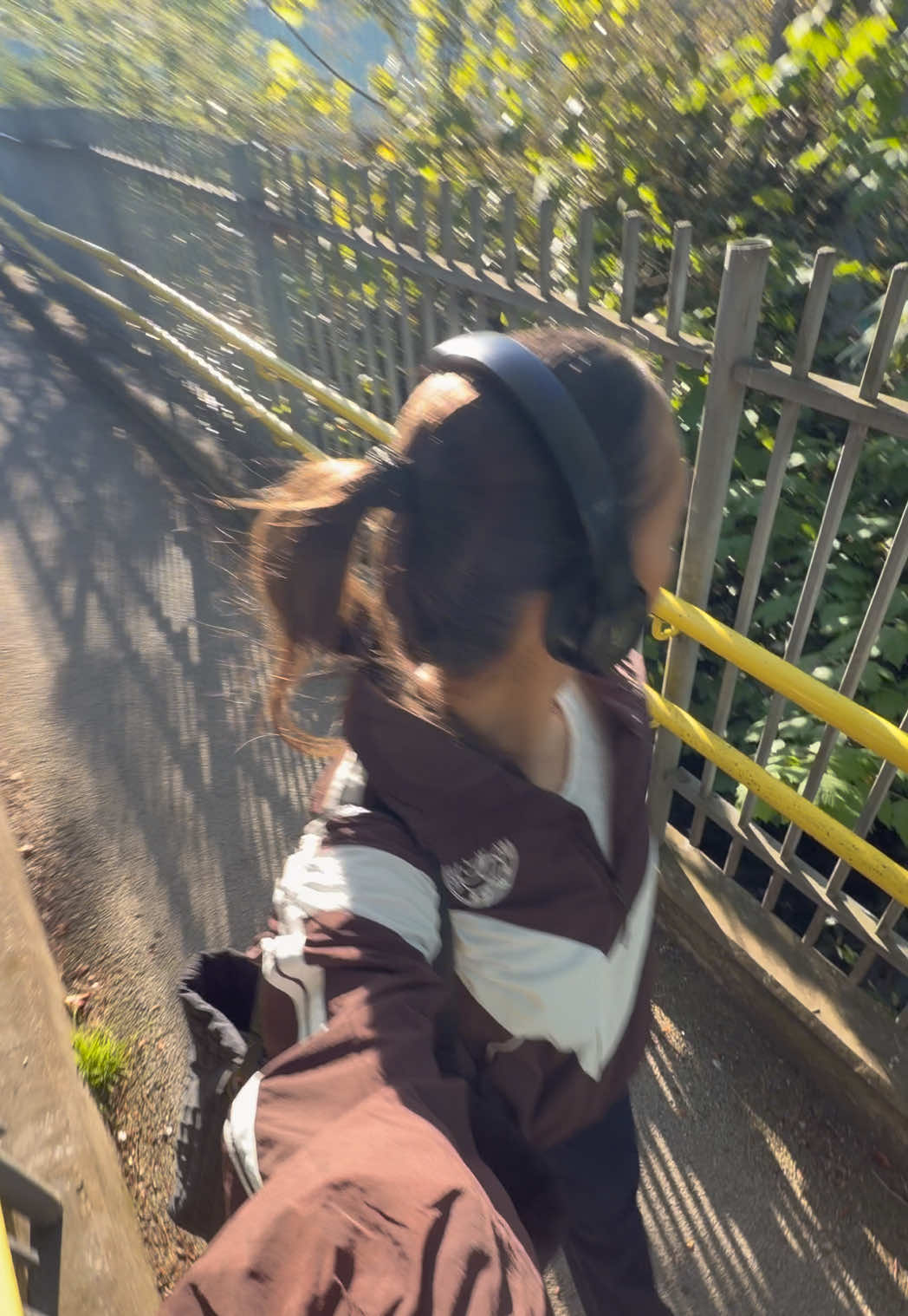 @elizabethpopovax