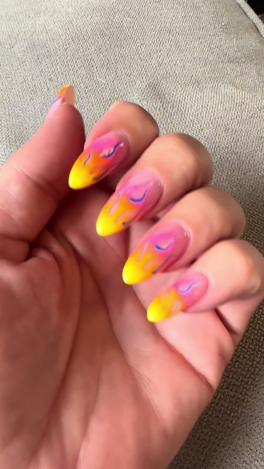@Skullpture_Nails
