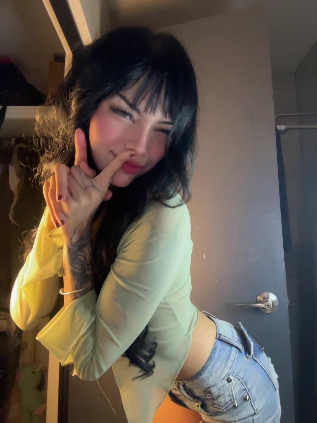 @SkinnyGhostiee🧛🏻&zwj;♀️