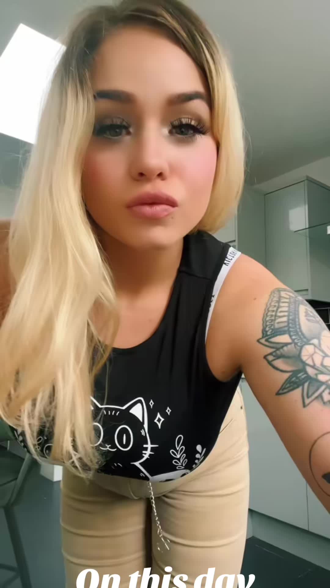 @💉👩🏽&zwj;⚕️👄🦋🪪💉👄🧬