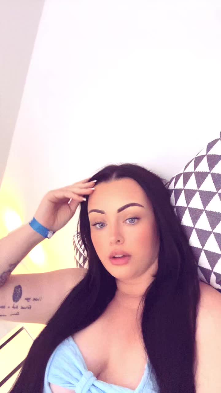 @Nicole🖤