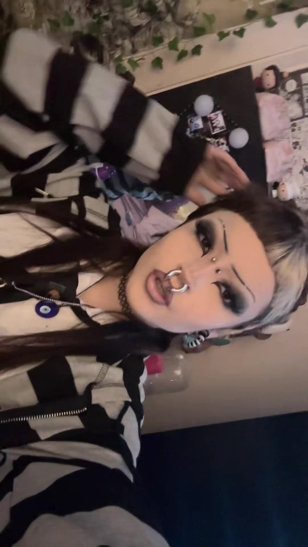 @Meg🦇