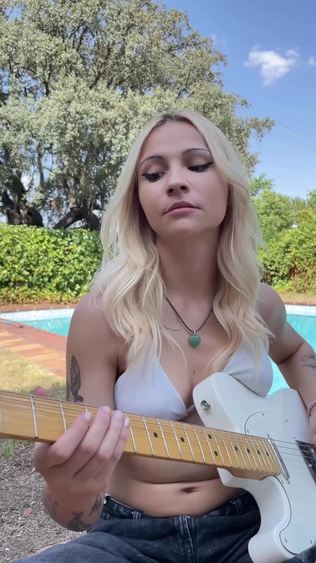@Raven (guitar and vocals)
