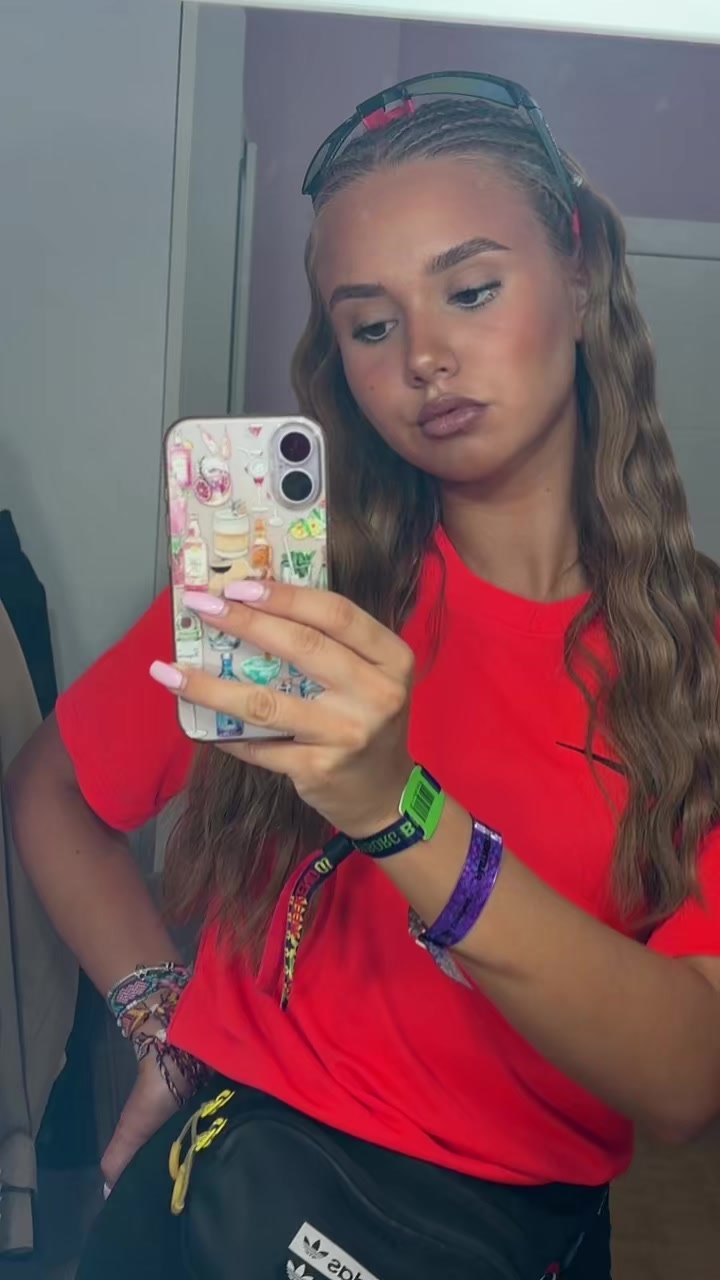 @лара