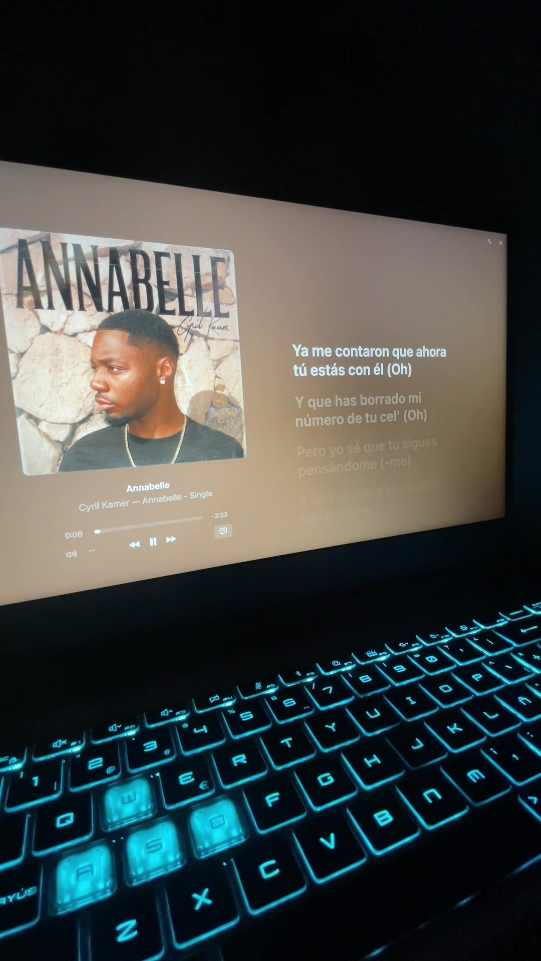 @🎧