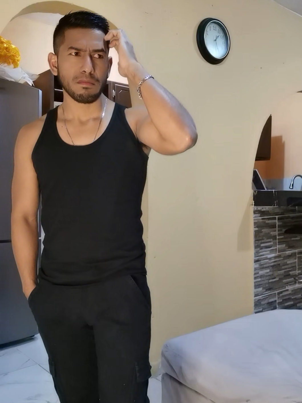 @Gil García