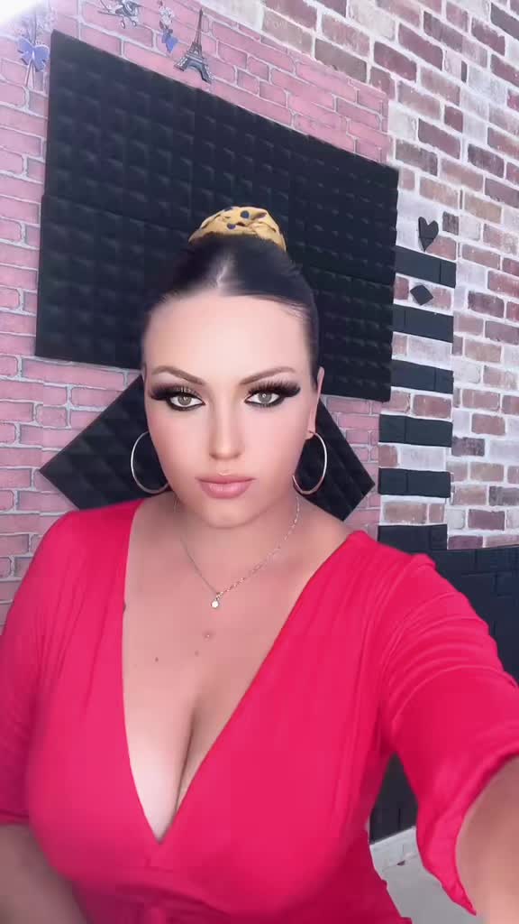 @Nicoleta18