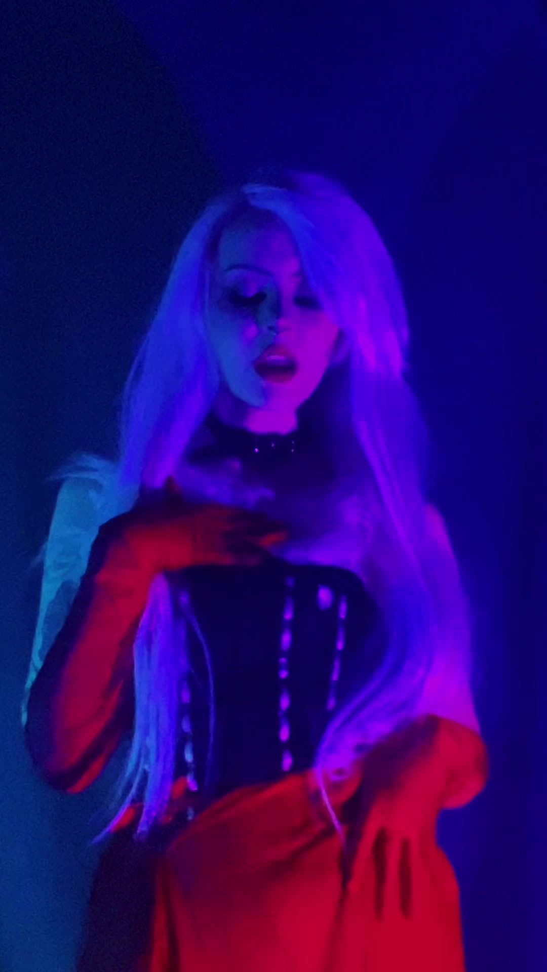 @𝙍𝙖𝙚 𝙍𝙖𝙚 🖤