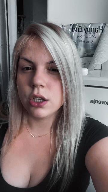 @Adrienn🥵😈