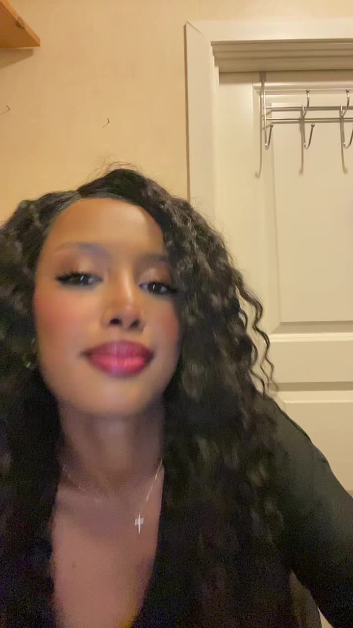 @👸🏽