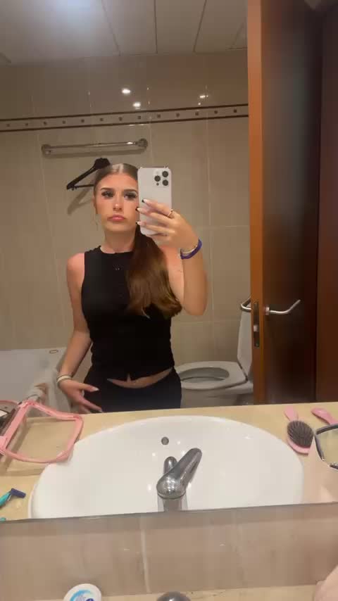 @𝓈𝓅𝒶𝓂💋