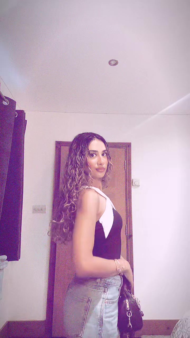 @elena