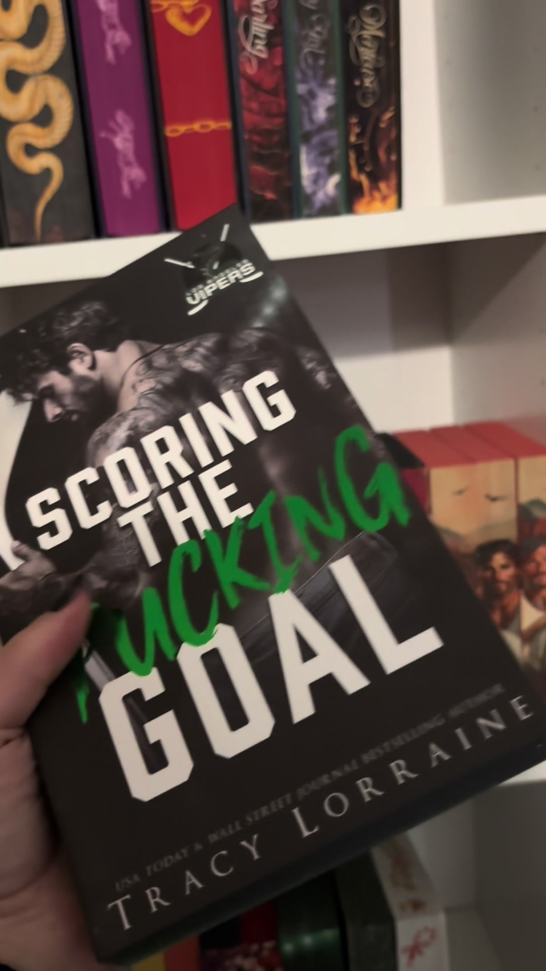@Becca 📚🖤🦍🥀