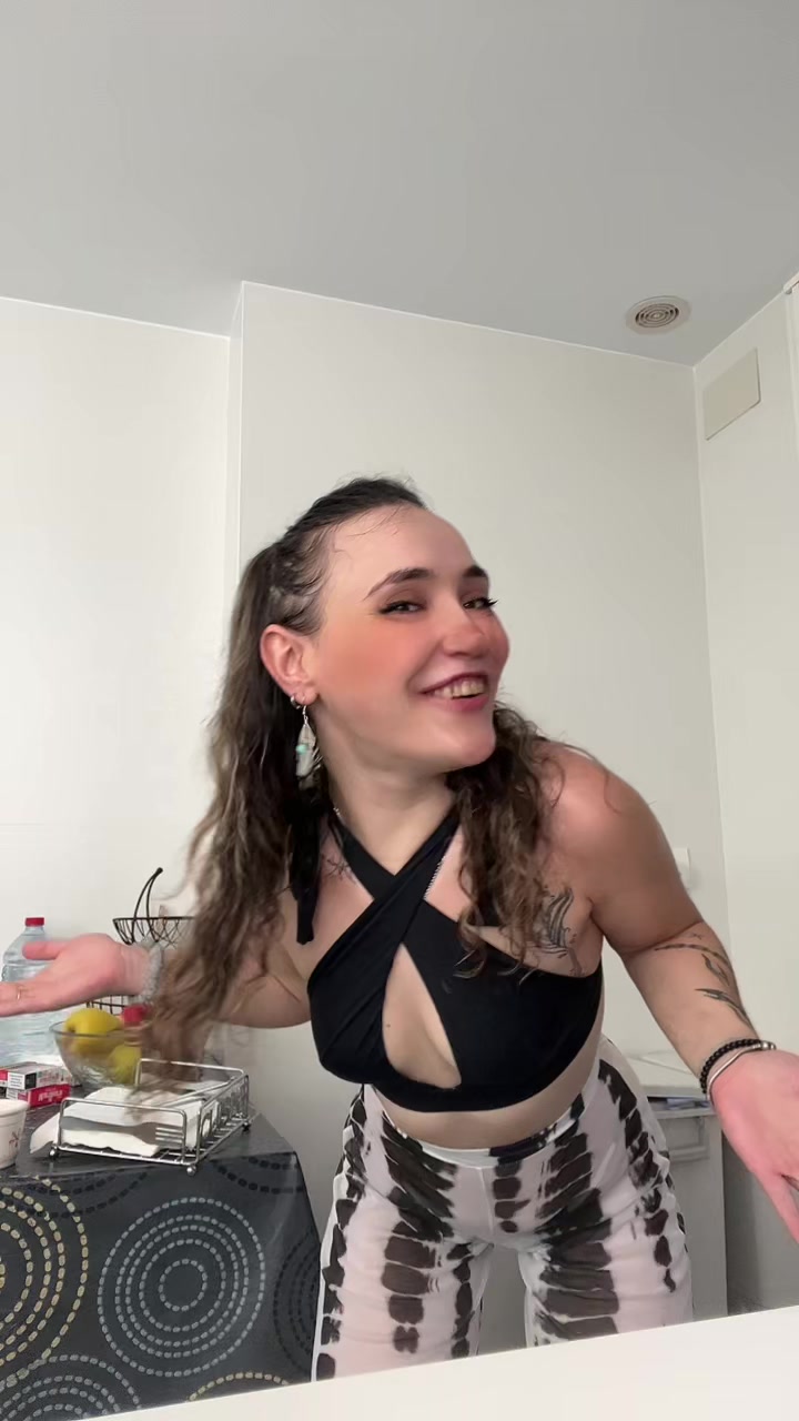 @Famousera