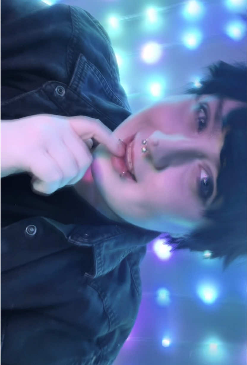 @✭