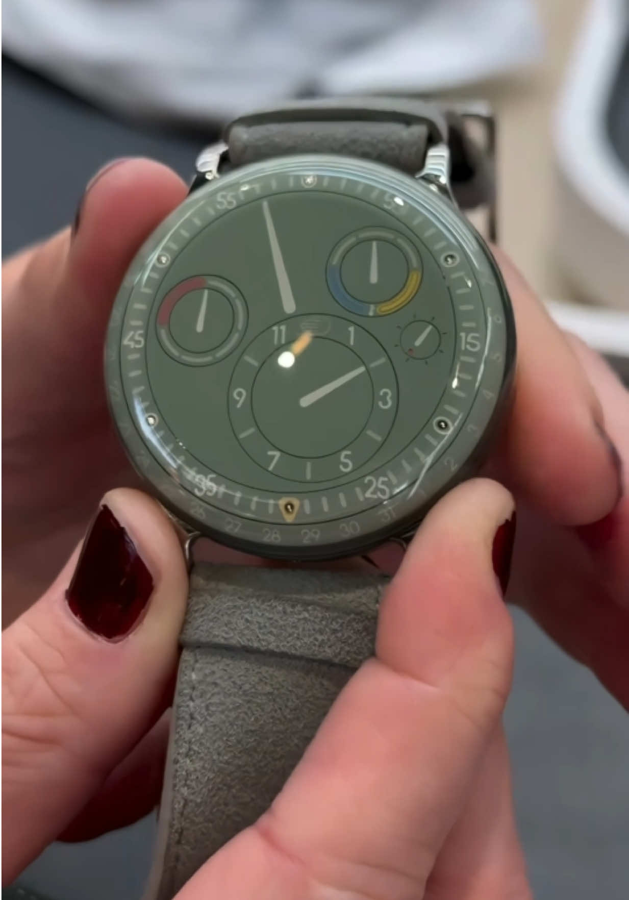 @watch_time_traveler