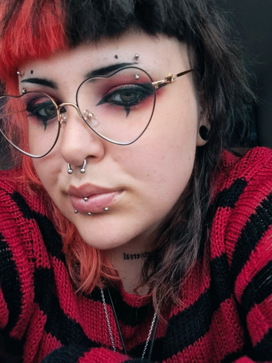 @🖤 𝕰𝖓𝖛𝖞 ❤️ (they/them)