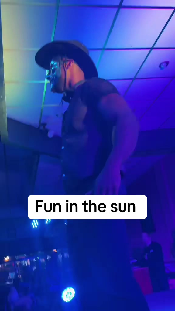 @UKPleasureBoys