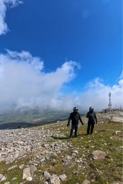 @explorerGRiders