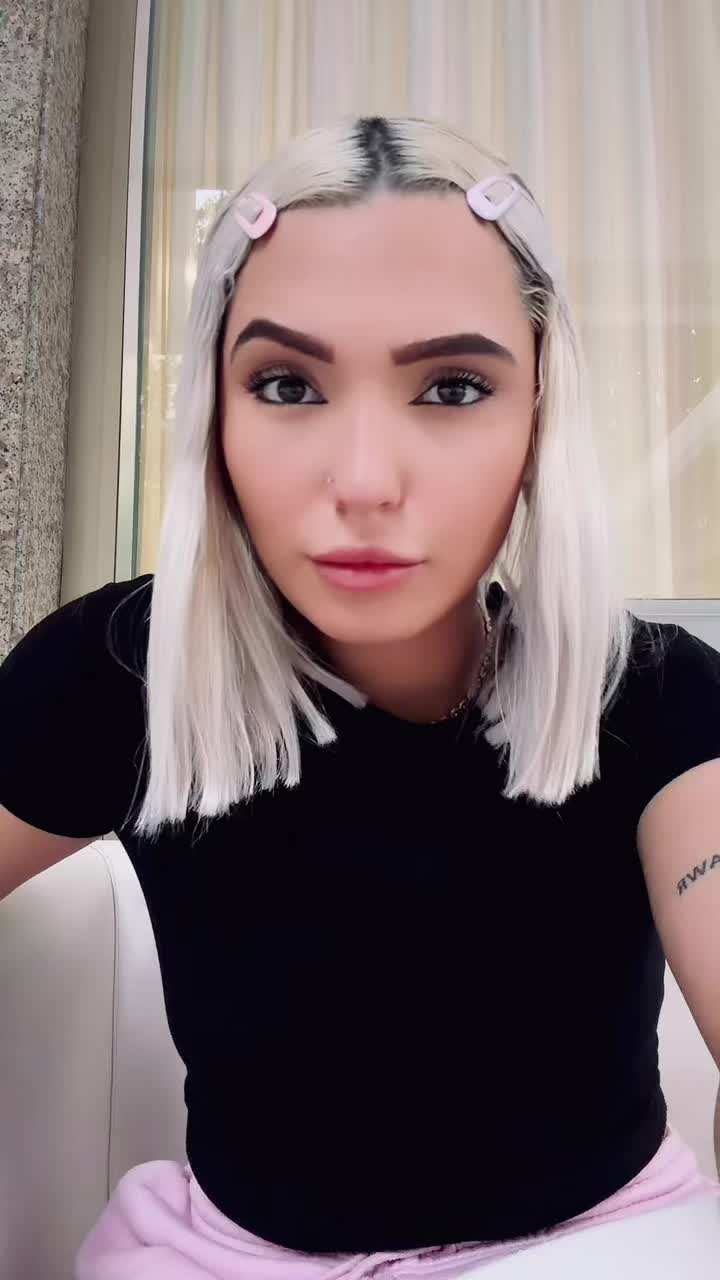 @vickyblonde77