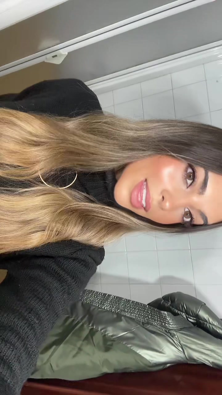 @L A U R A