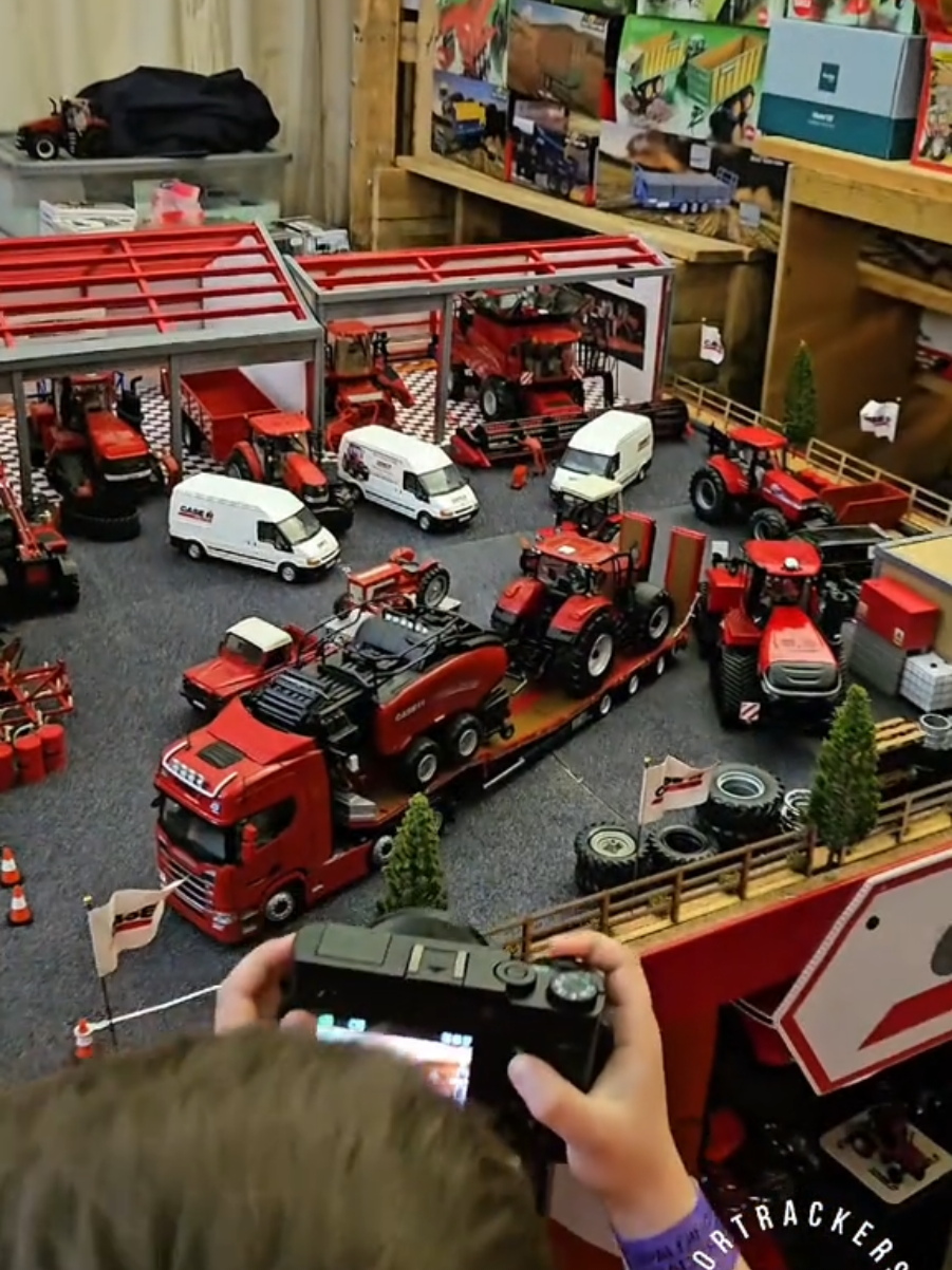 @tractortrackers