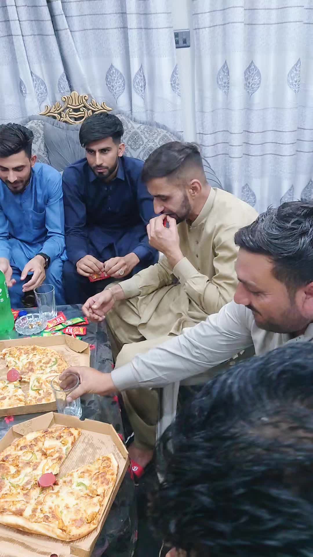@RAJA KASHMIRI🦅