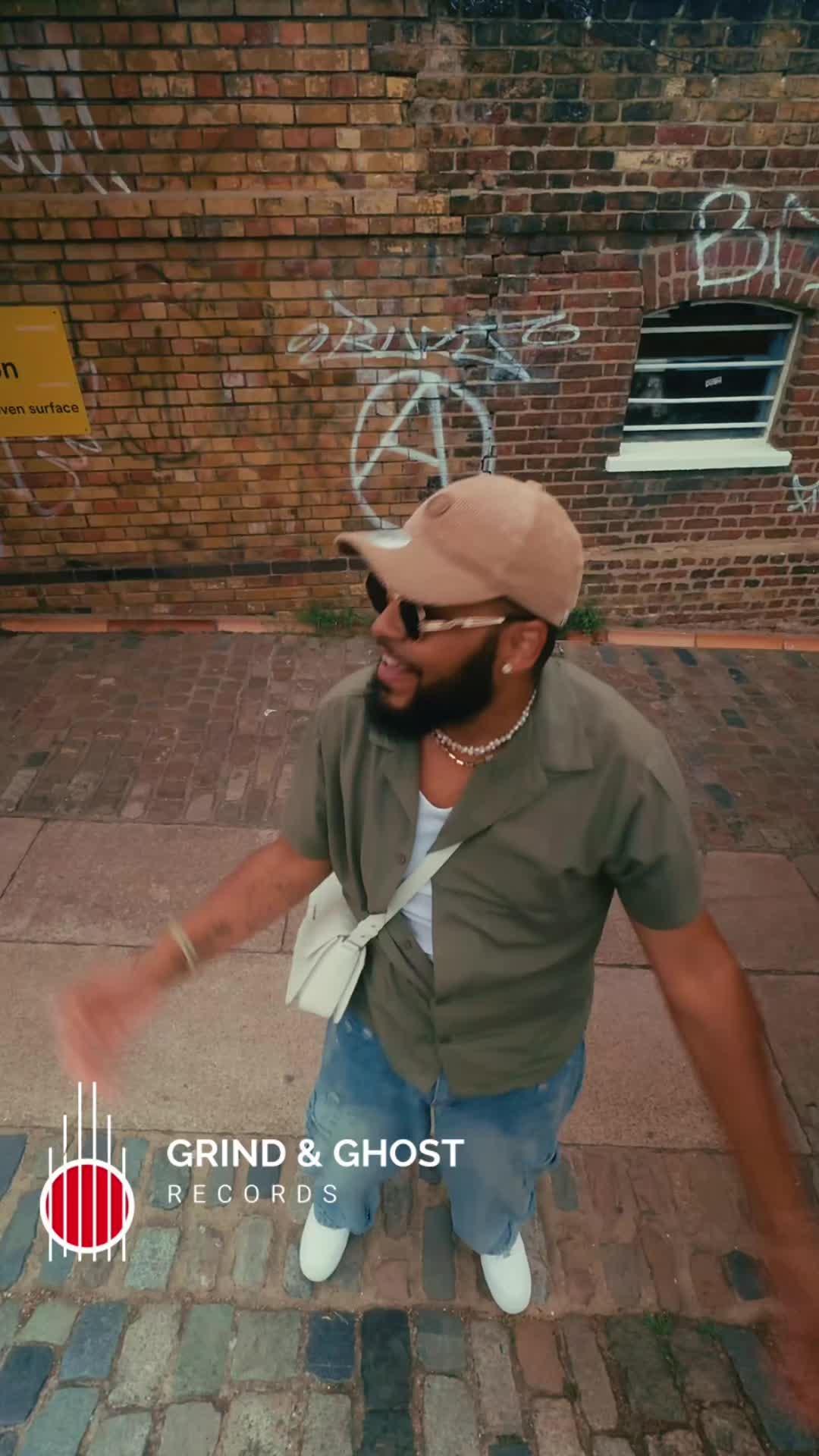 @G N G