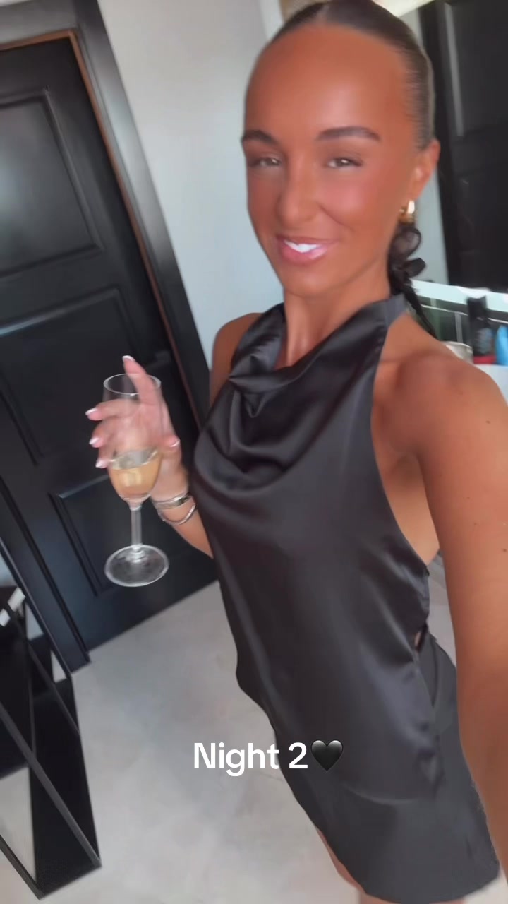 @rachosullivan