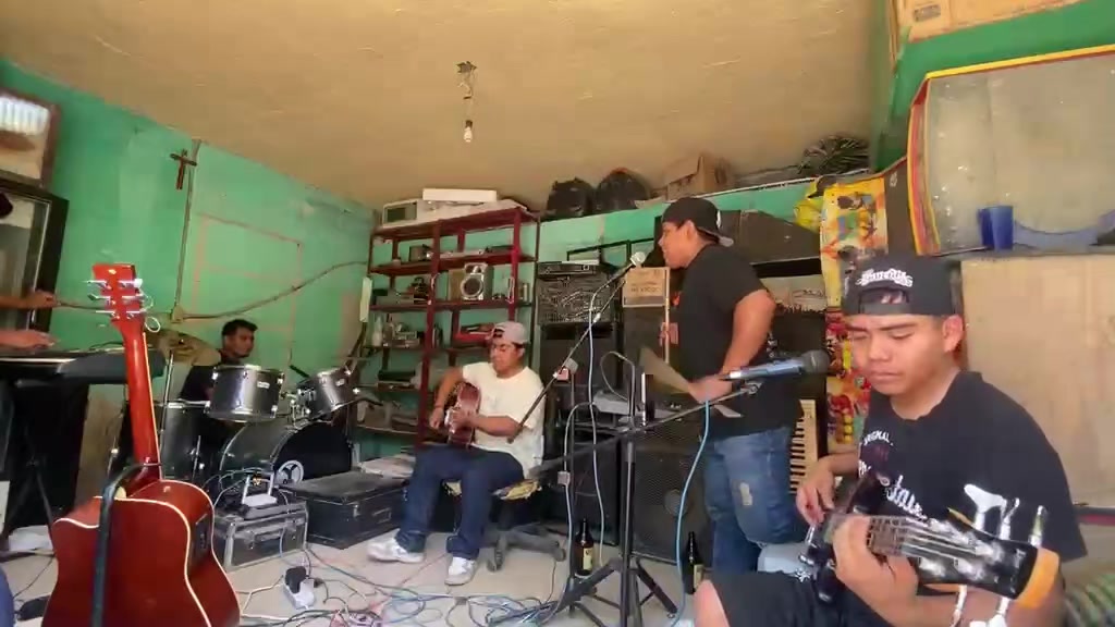 @LosGuPer