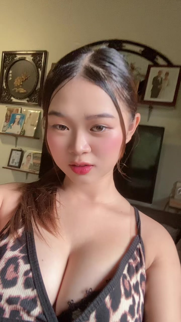 @qyeesi