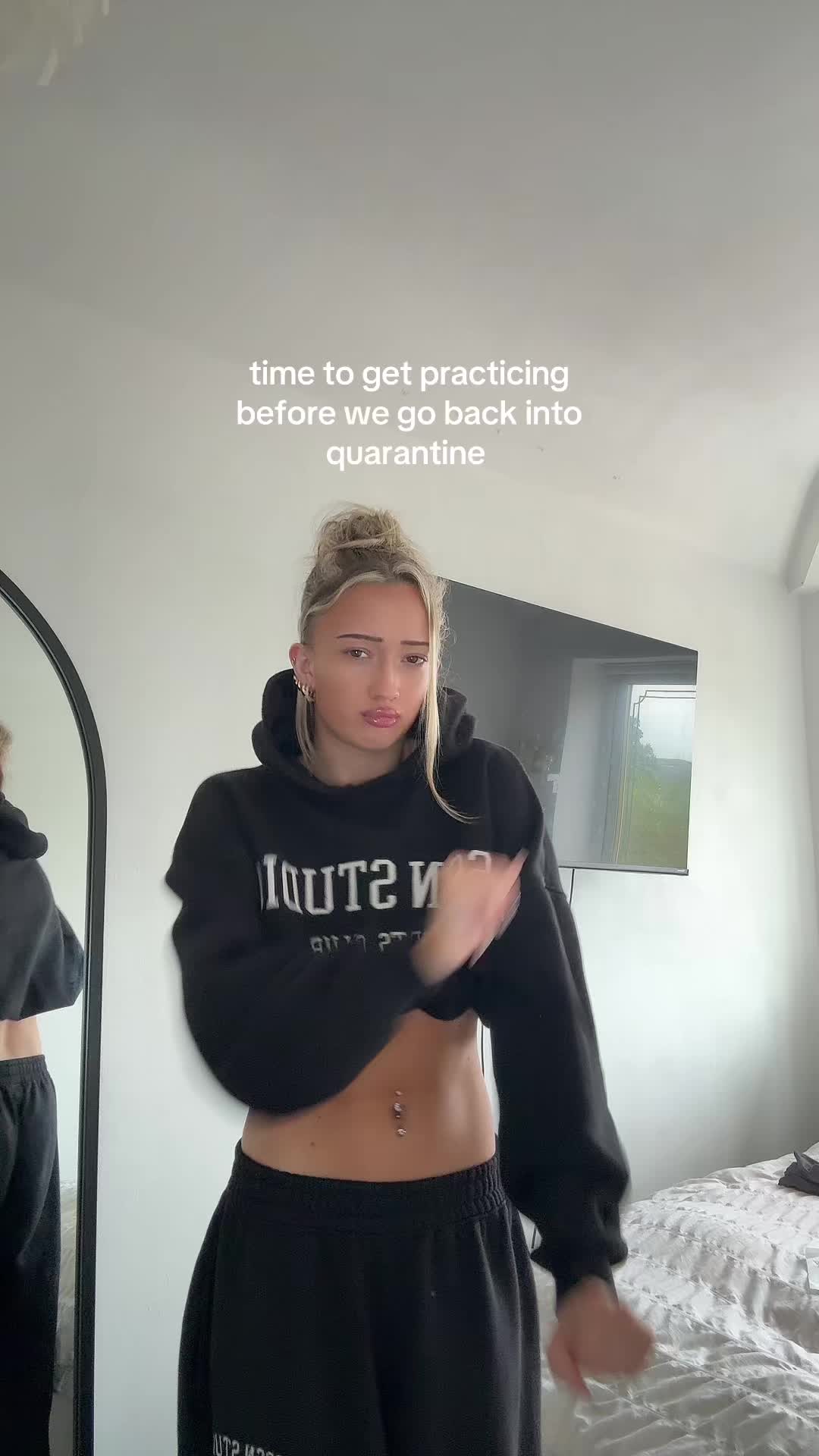 @livhowellll