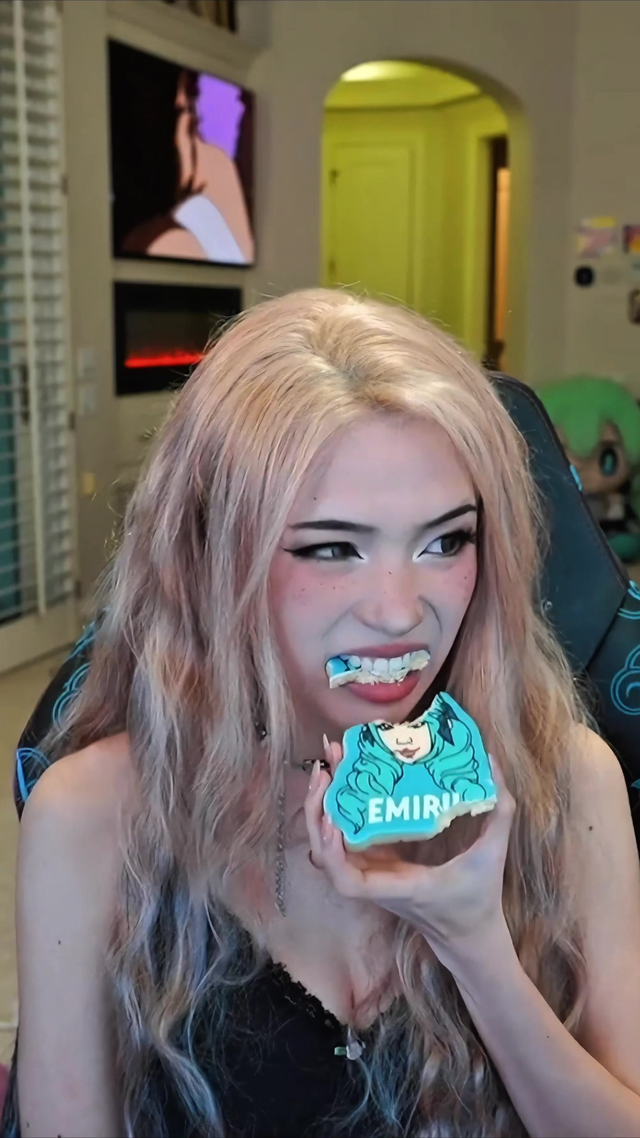 @Emirutainment(fan account)