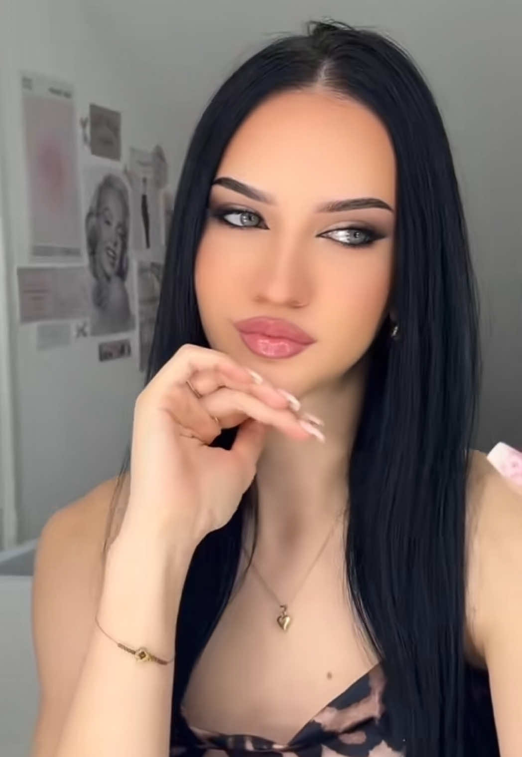 @𝓝
