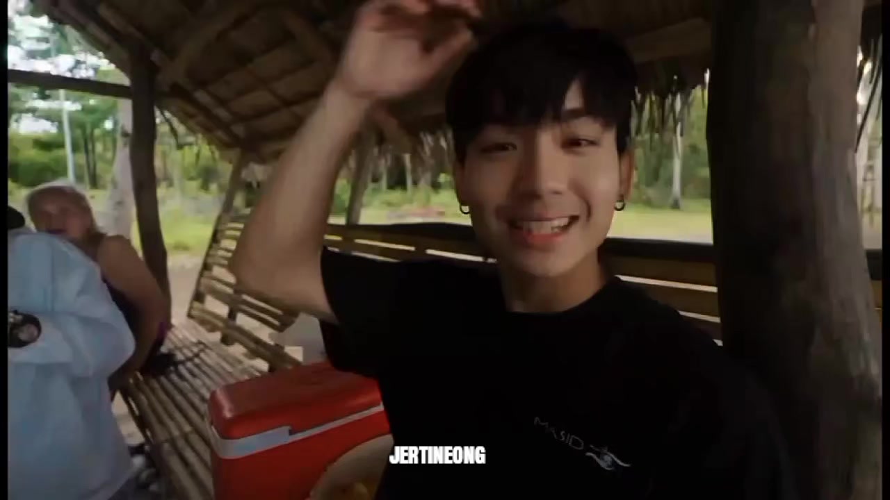 @_jertineong_