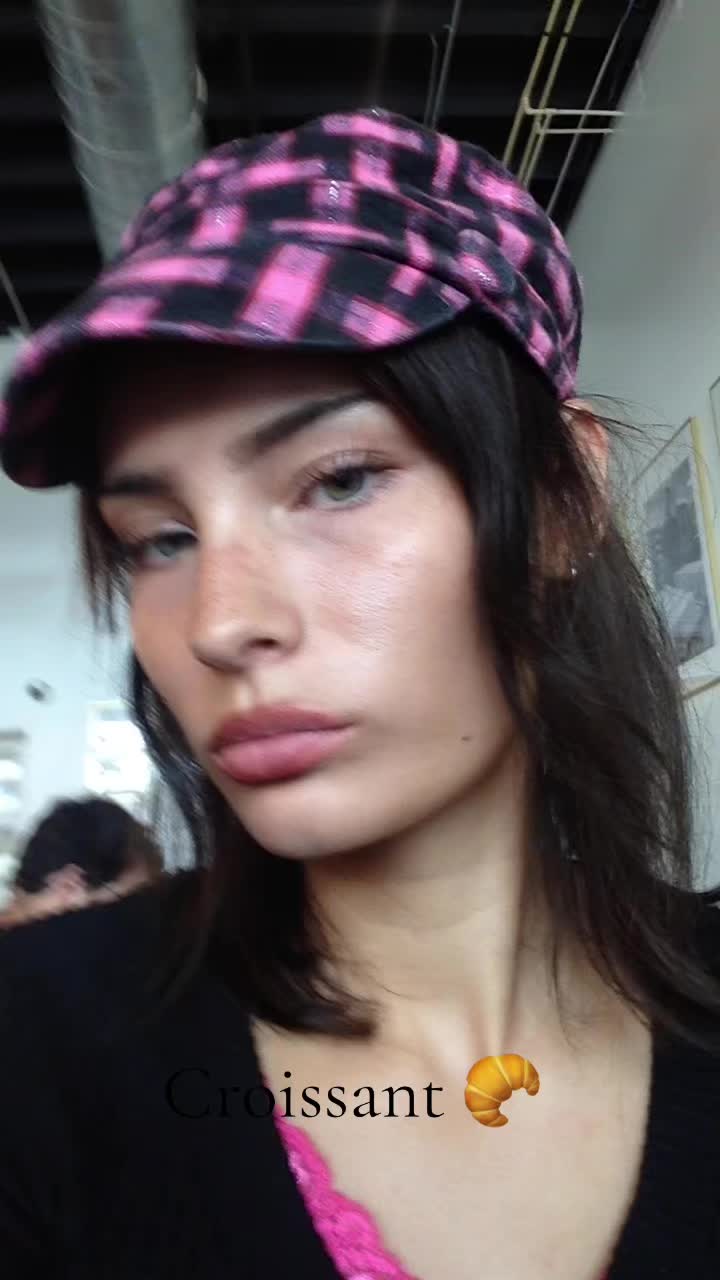 @:3