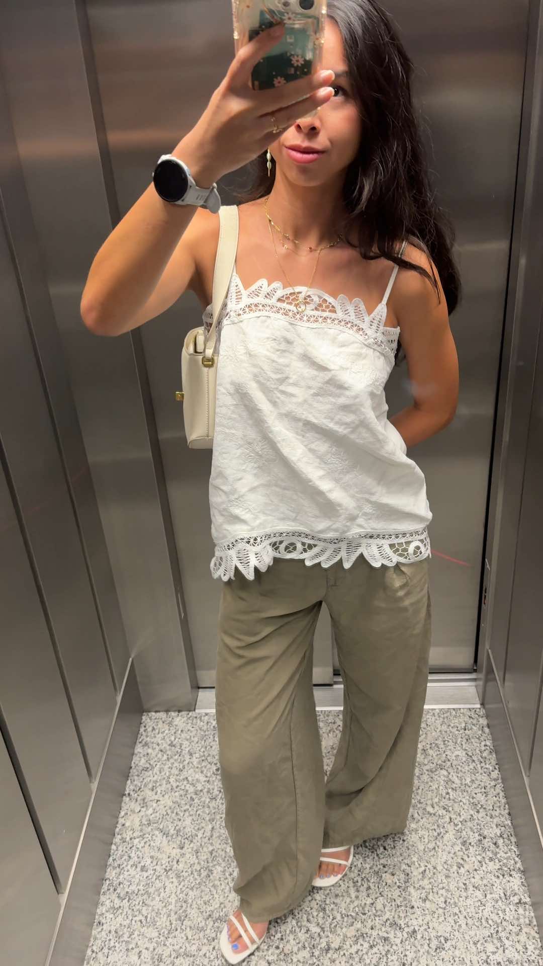@_lucialosada
