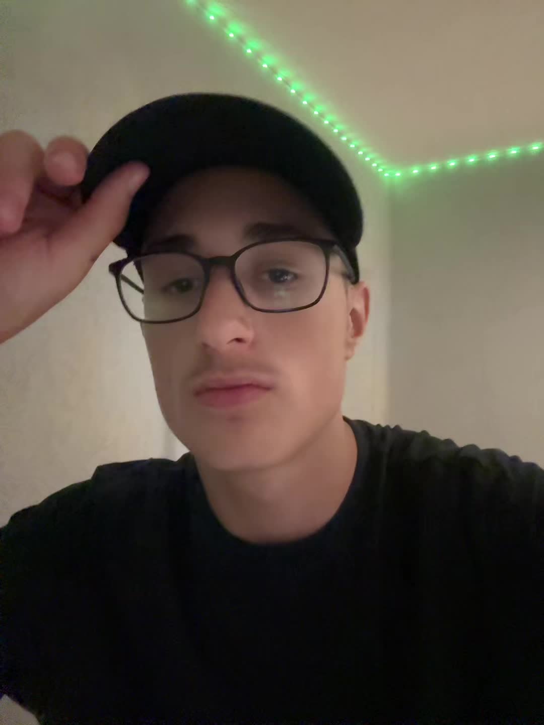 @𝐋𝐞𝐧𝐧𝐢𝐬.𝐨𝐟𝐟𝐢𝐜𝐚𝐥
